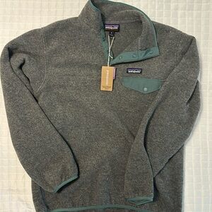 Patagonia women’s lightweight Synchilla Snap T pullover- NWT- Size M